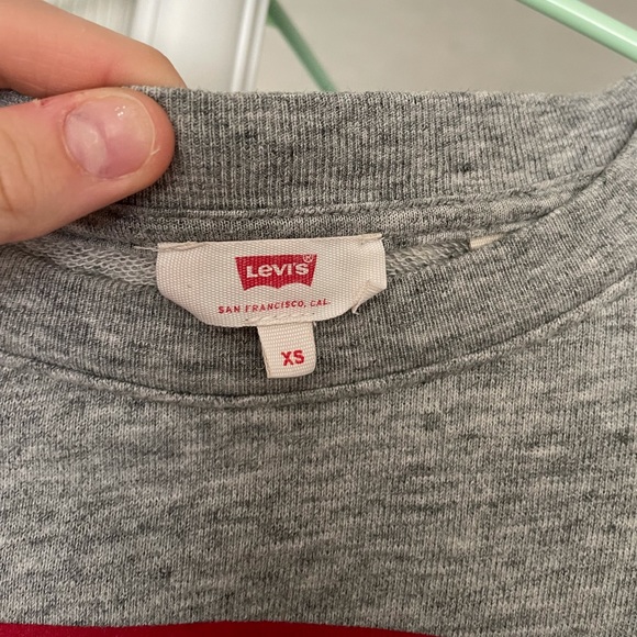 Women’s Levi’s Relaxed Graphic Crewneck Sweatshirt - Picture 4 of 5